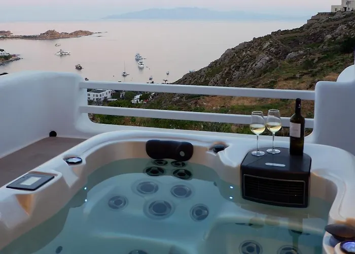 Camelia 2 - Psarou View - Private Pool&jacuzzi Casa vacanze *